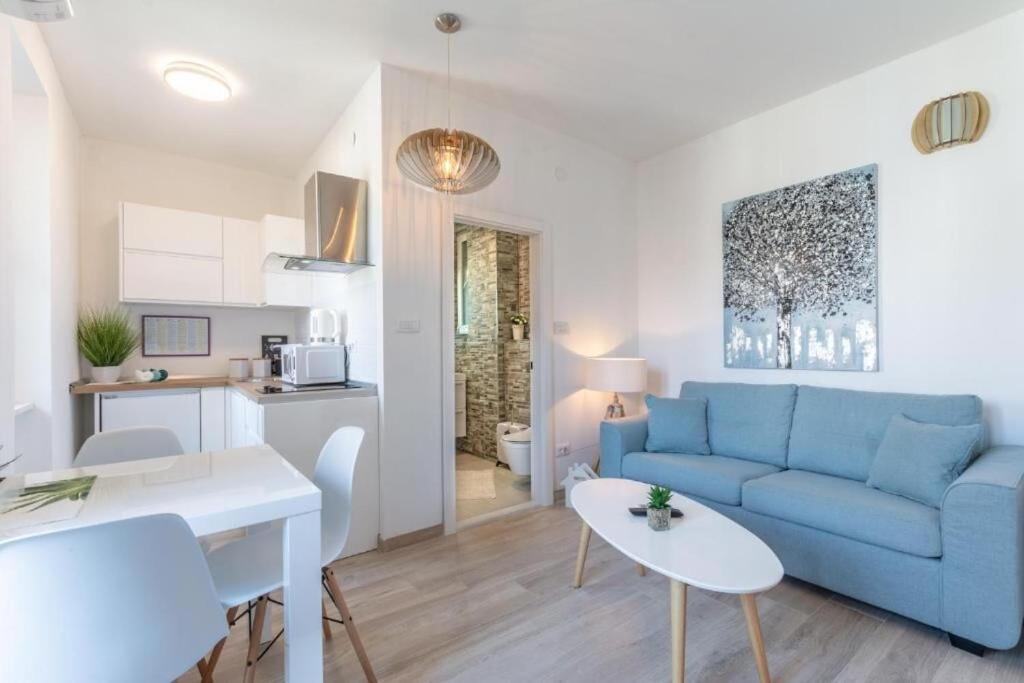 Apartments And Room Poesia Split Exterior foto