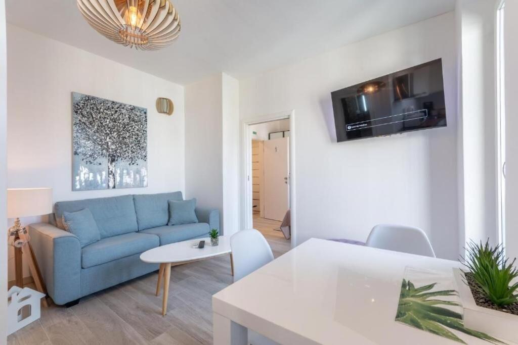 Apartments And Room Poesia Split Exterior foto
